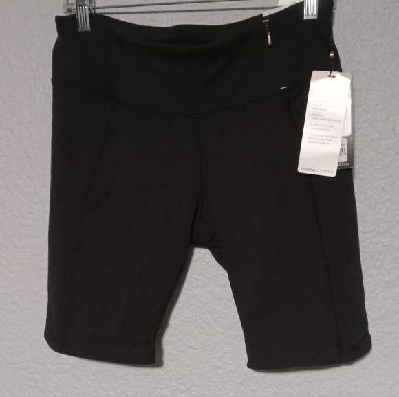 Calla Pants - Black Form-Fitting Bike Shorts
